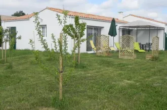 Les Trémières - Meublé de Corinne Testard