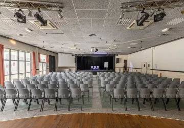 Salle de spectacle mode conférence