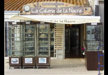 Façade